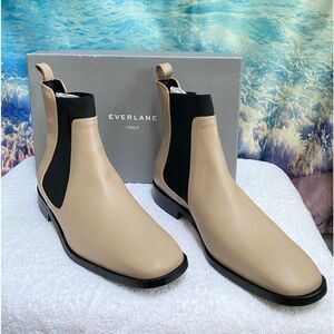 The Italian Leather Square Toe Chelsea Boot Size: 10.5 Cream